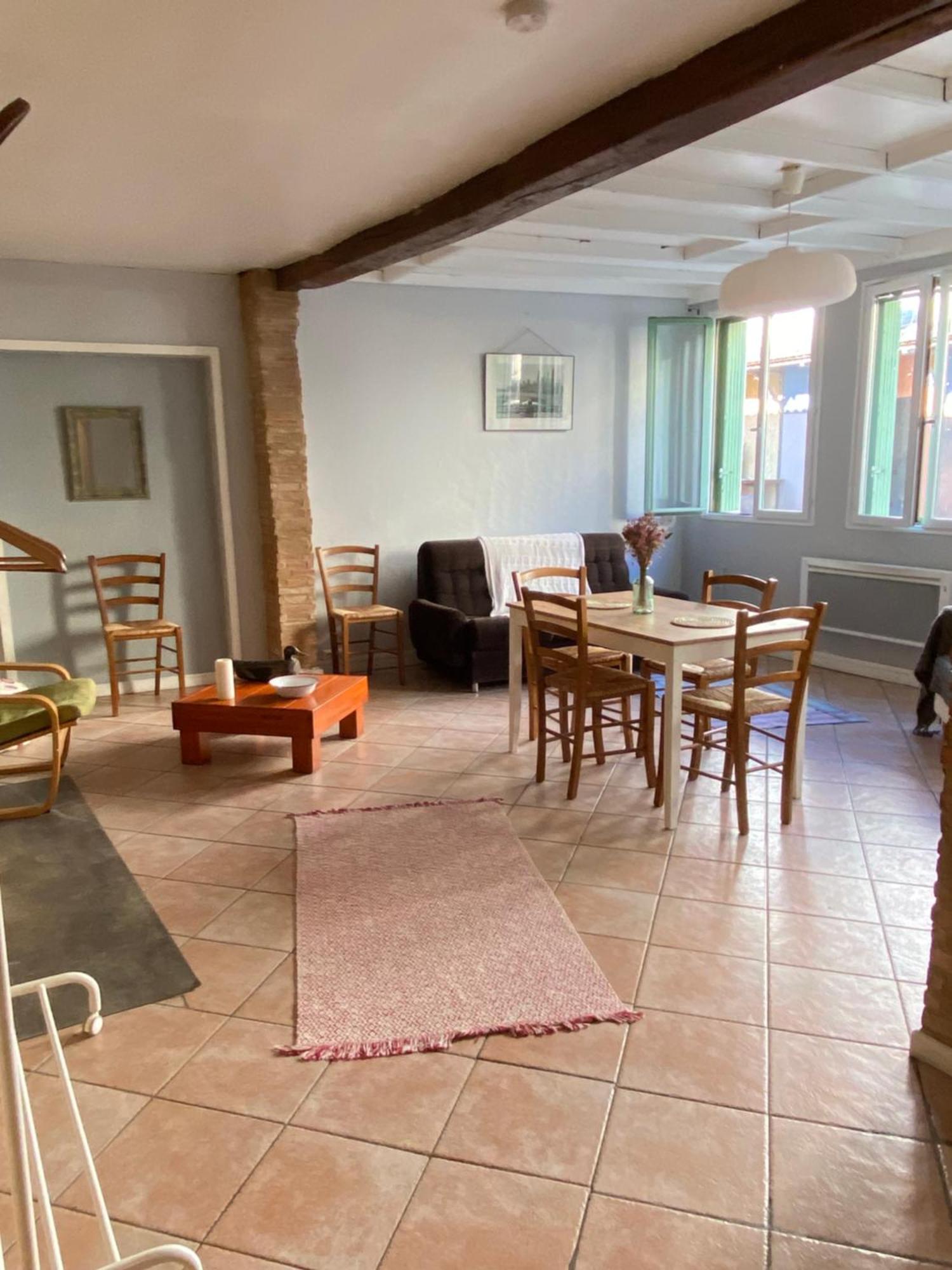 Appartement 3 Pieces Rdc Plein Centre Ville Марсиак Екстериор снимка