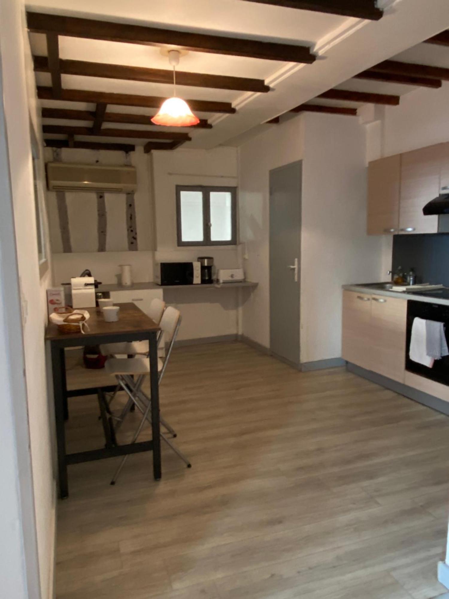 Appartement 3 Pieces Rdc Plein Centre Ville Марсиак Екстериор снимка